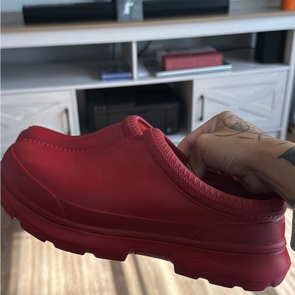 UGG Women's Red Slip-On Slippers - Picture 1 of 4